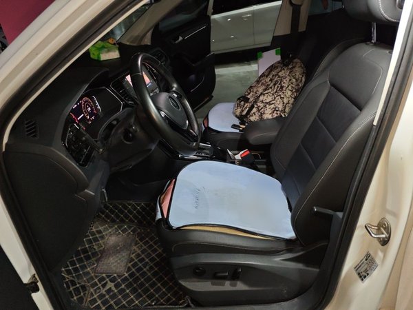 Volkswagen T-ROC 2021, 72400 км, за 10336 USD - фото 16