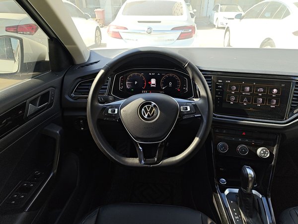 Volkswagen T-Roc 2021, 74800 км, за 13159 USD - фото 10