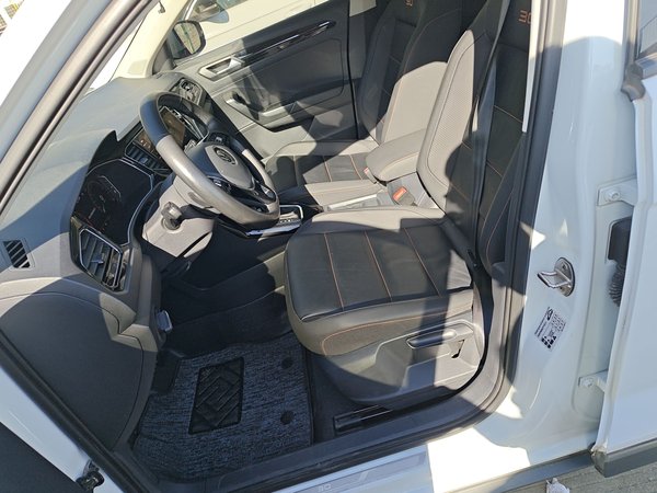 Volkswagen T-Roc 2021, 74800 км, за 13159 USD - фото 14