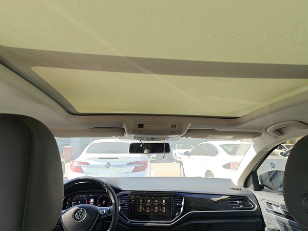 Volkswagen T-Roc 2021, 74800 км, за 13159 USD - фото 17