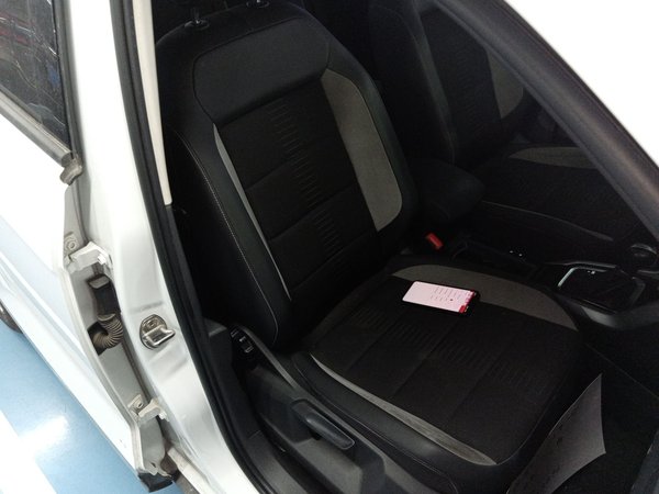 Volkswagen T-Roc 2022, 108400 км, за 12227 USD - фото 23