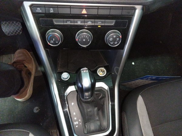 Volkswagen T-Roc 2022, 108400 км, за 12227 USD - фото 15