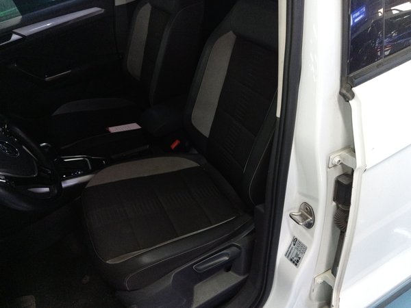 Volkswagen T-Roc 2022, 108400 км, за 12227 USD - фото 16