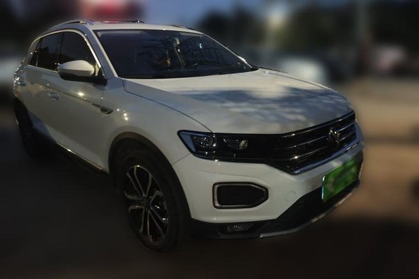 Volkswagen T-ROC 2022, 27300 км, за 13048 USD