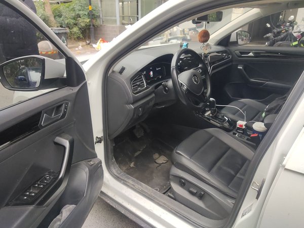 Volkswagen T-ROC 2022, 38000 км, за 15483 USD - фото 19