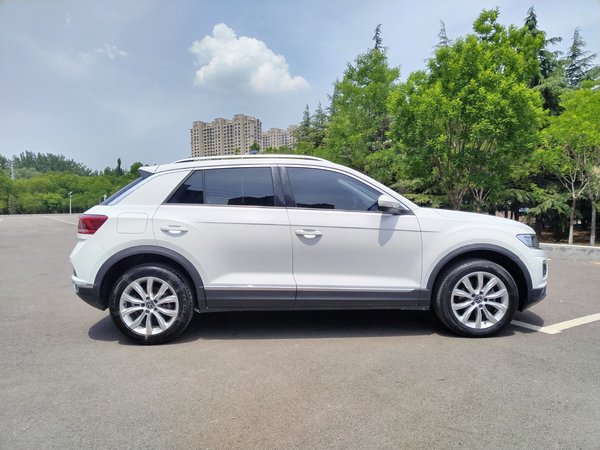 Volkswagen T-Roc 2022, 40100 км, за 13007 USD