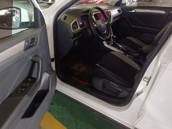 Volkswagen T-Roc 2022, 55600 км, за 14431 USD - фото 22