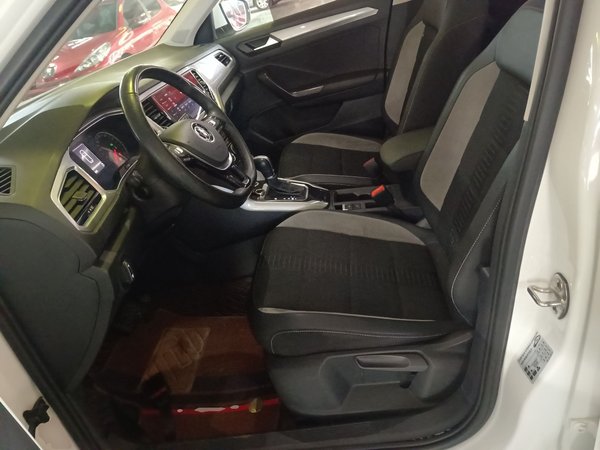 Volkswagen T-Roc 2022, 55600 км, за 14431 USD - фото 17