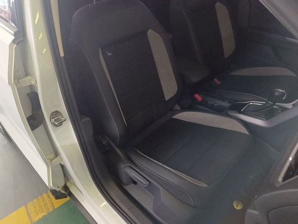 Volkswagen T-Roc 2022, 55600 км, за 14431 USD - фото 12