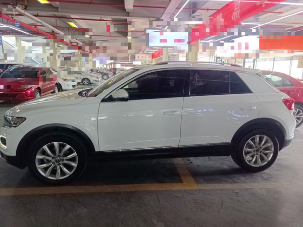 Volkswagen T-Roc 2022, 55600 км, за 14431 USD