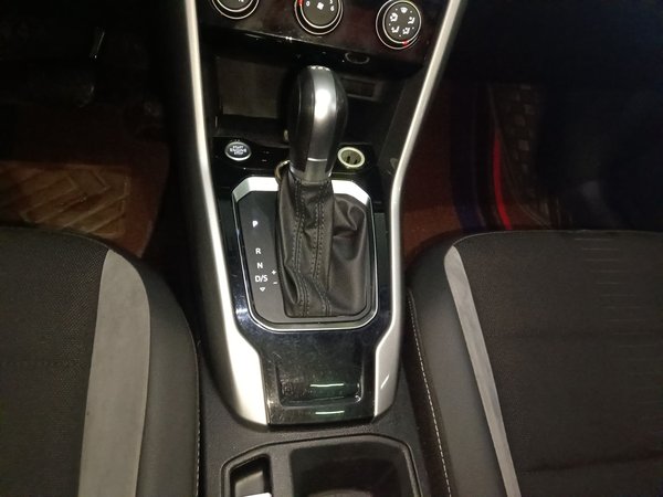 Volkswagen T-Roc 2022, 55600 км, за 14431 USD - фото 16