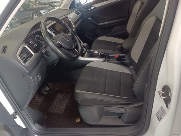 Volkswagen T-Roc 2022, 56800 км, за 14431 USD - фото 17