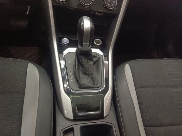 Volkswagen T-Roc 2022, 56800 км, за 14431 USD - фото 16