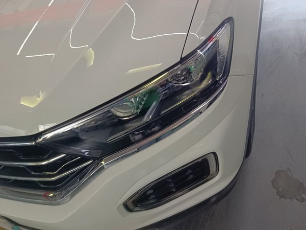 Volkswagen T-ROC 2022 280TSI DSG Two-Wheel Drive Elite PLUS, 2022 года