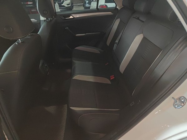 Volkswagen T-Roc 2022, 63800 км, за 13697 USD - фото 16