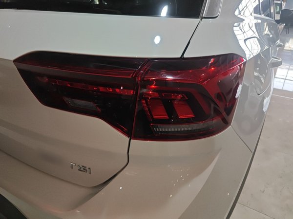 Volkswagen T-Roc 2022, 63800 км, за 13697 USD - фото 7