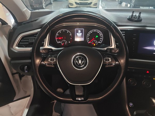 Volkswagen T-Roc 2022, 63800 км, за 13697 USD - фото 10