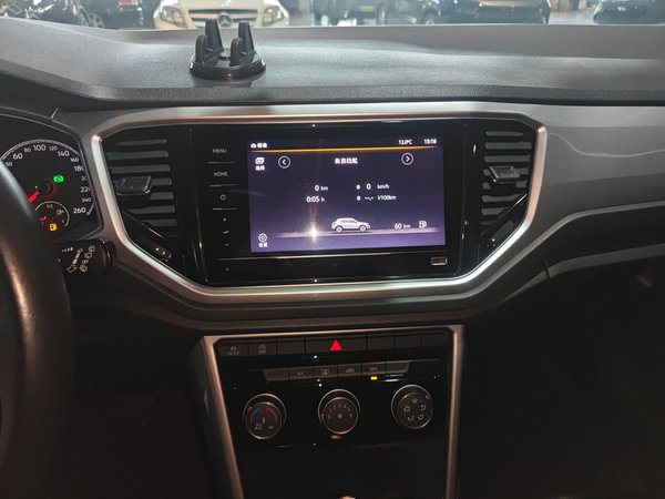 Volkswagen T-Roc 2022, 63800 км, за 13697 USD - фото 12