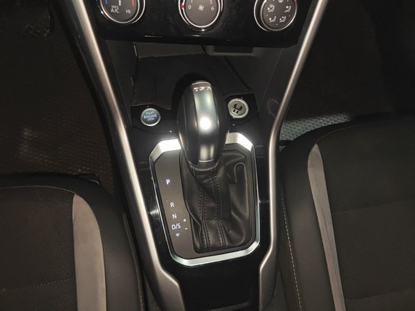 Volkswagen T-Roc 2022, 63800 км, за 13697 USD - фото 13