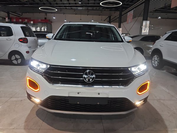 Volkswagen T-ROC 2022 280TSI DSG Two-Wheel Drive Elite PLUS, 2022 года
