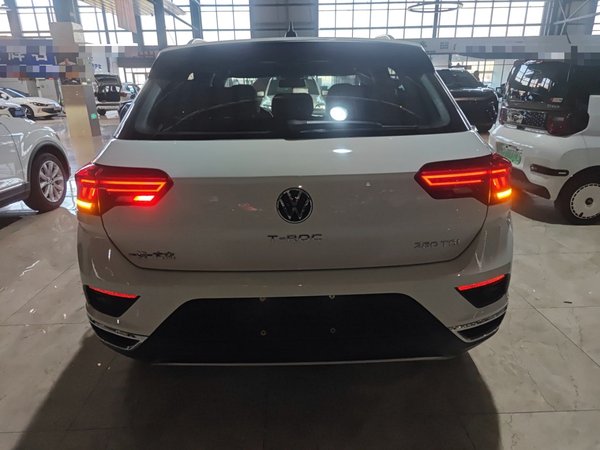 Volkswagen T-Roc 2022, 63800 км, за 13697 USD