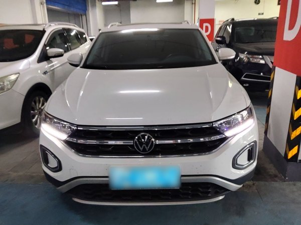 Volkswagen T-ROC 2023, 14200 км, за 18883 USD
