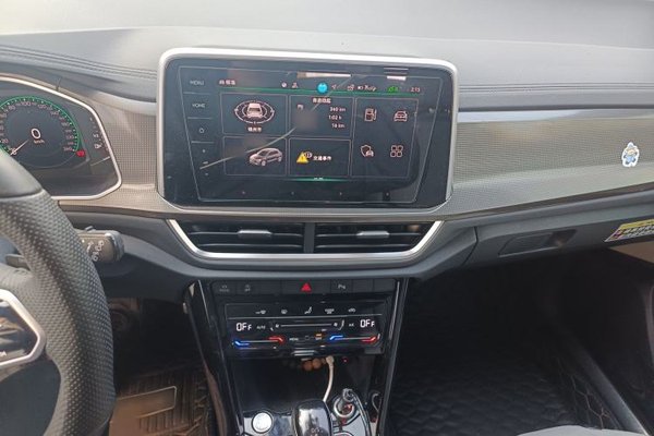 Volkswagen T-ROC 2023, 25700 км, за 17846 USD - фото 12