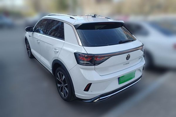 Volkswagen T-ROC 2023, 25700 км, за 17846 USD