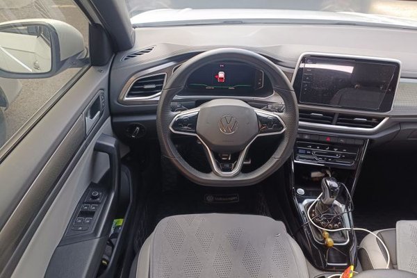 Volkswagen T-ROC 2023, 25700 км, за 17846 USD - фото 9