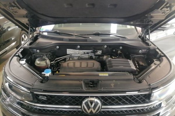 Volkswagen Tavendor 2023, 11600 км, за 28305 USD - фото 11