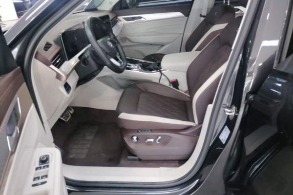 Volkswagen Tavendor 2023, 11600 км, за 28305 USD