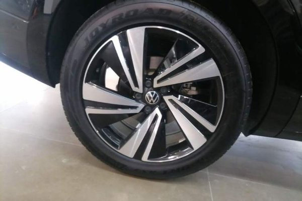 Volkswagen Tavendor 2023, 11600 км, за 28305 USD - фото 23