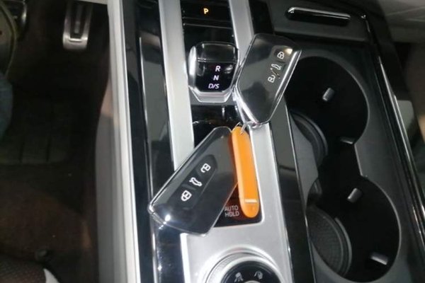 Volkswagen Tavendor 2023, 11600 км, за 28305 USD - фото 10
