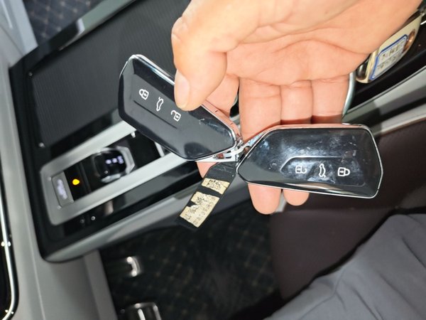 Volkswagen Tavendor 2023, 1400 км, за 29313 USD - фото 12