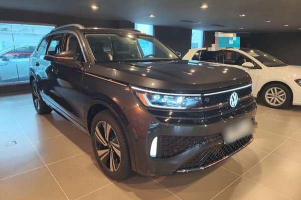 Volkswagen Tavendor 2023, 2400 км, за 29710 USD