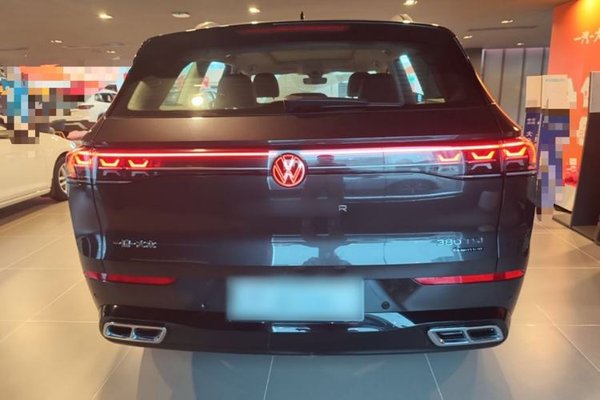 Volkswagen Tavendor 2023, 2400 км, за 29710 USD