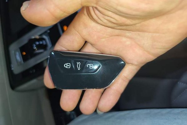 Volkswagen Tavendor 2023, 2400 км, за 29710 USD - фото 12
