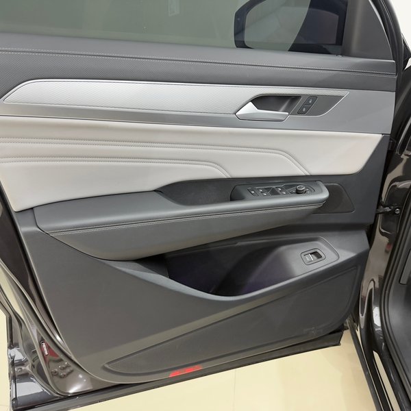 Volkswagen Tavendor 2024, 31600 км, за 31302 USD - фото 19