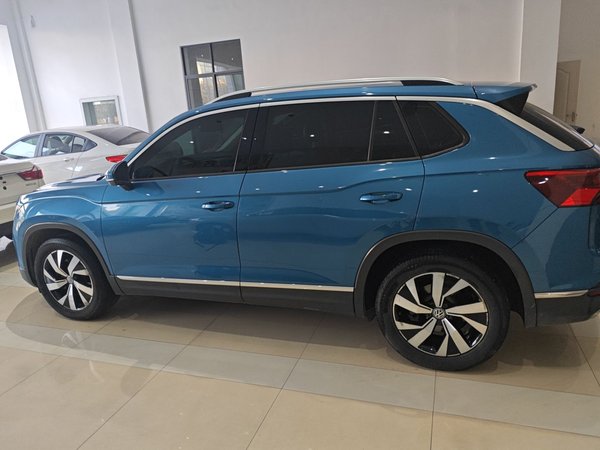 Volkswagen Tayron 2019, 102300 км, за 13141 USD