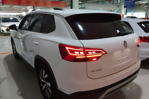 Volkswagen Tayron 2019, 68100 км, за 13689 USD