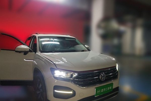 Volkswagen Tayron 2020, 50100 км, за 13635 USD