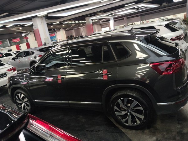 Volkswagen Tayron 2022, 49700 км, за 18094 USD