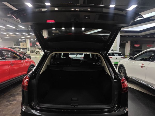 Volkswagen Tayron 2022, 49800 км, за 18551 USD - фото 22