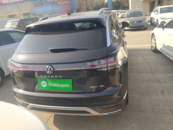 Volkswagen Tayron 2023, 65200 км, за 17101 USD