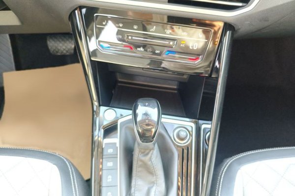 Volkswagen Tayron 2023, 12400 км, за 21503 USD - фото 12