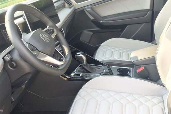 Volkswagen Tayron 2023, 12400 км, за 21503 USD - фото 14