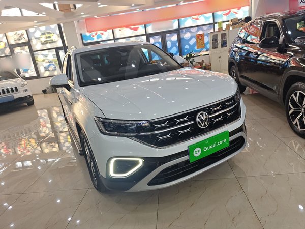 Volkswagen Tayron 2023, 47700 км, за 20471 USD