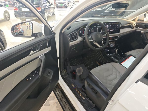 Volkswagen Tayron 2023, 47700 км, за 20471 USD - фото 21