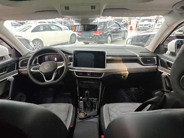 Volkswagen Tayron 2023, 47700 км, за 20471 USD - фото 20