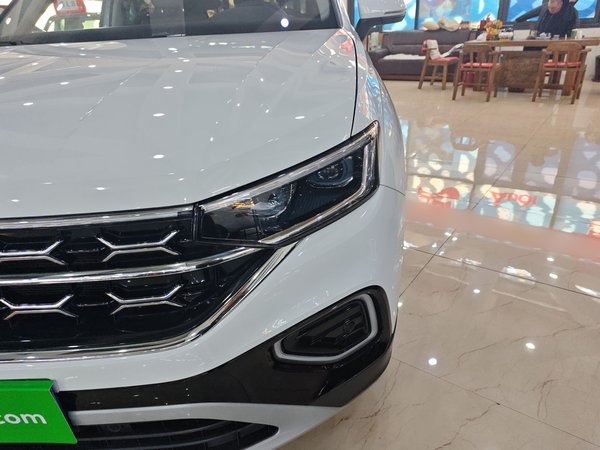 Volkswagen Tayron 2023 330TSI Two-Wheel-Drive Luxury Plus Advanced Version, 2023 года